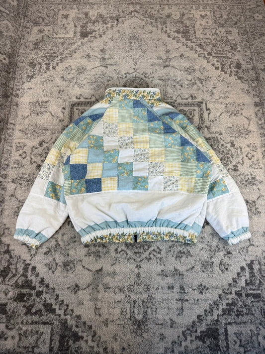 Veste en quilt crop style sportswear design unique vintage fait main upcyclé retravaillé n•644