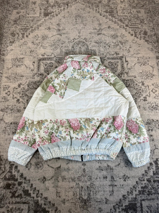 Veste en quilt crop style sportswear design unique vintage fait main upcyclé retravaillé n•646