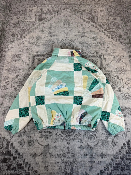 Veste en quilt crop style sportswear design unique vintage fait main upcyclé retravaillé n•650