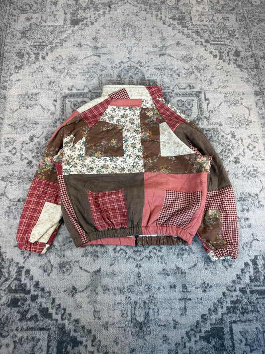 Veste en quilt crop style sportswear design unique vintage fait main upcyclé retravaillé n•653