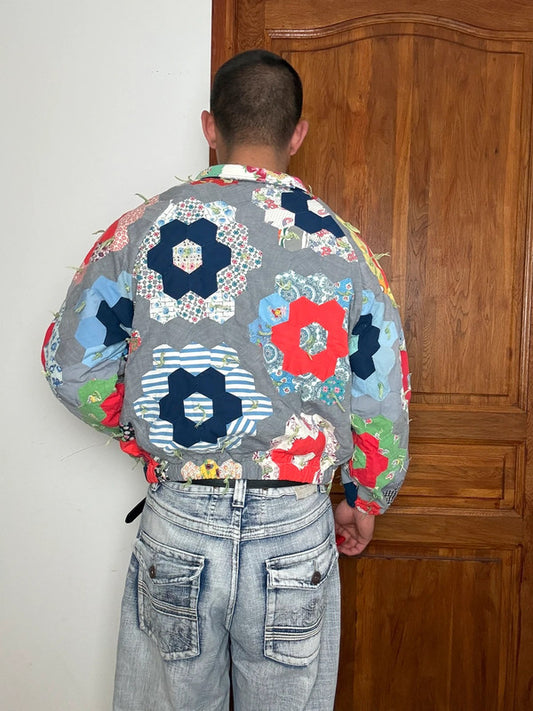 Veste en quilt crop style sportswear design unique vintage fait main upcyclé retravaillé n•658