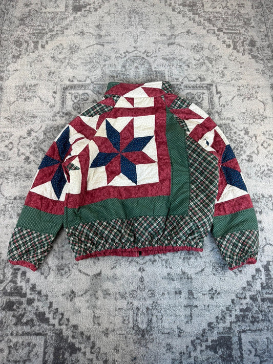 Veste en quilt crop style sportswear design unique vintage fait main upcyclé retravaillé n•660