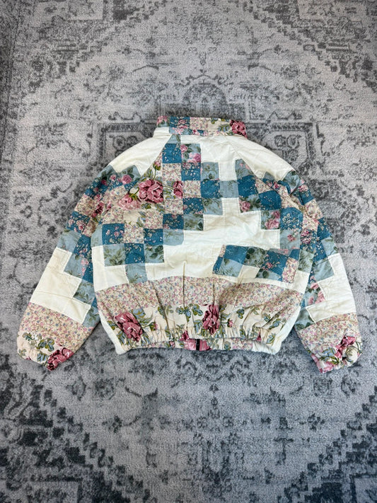Veste en quilt crop style sportswear design unique vintage fait main upcyclé retravaillé n•663