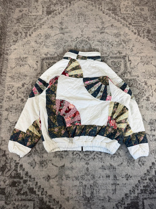 Veste en quilt crop style sportswear design unique vintage fait main upcyclé retravaillé n•667