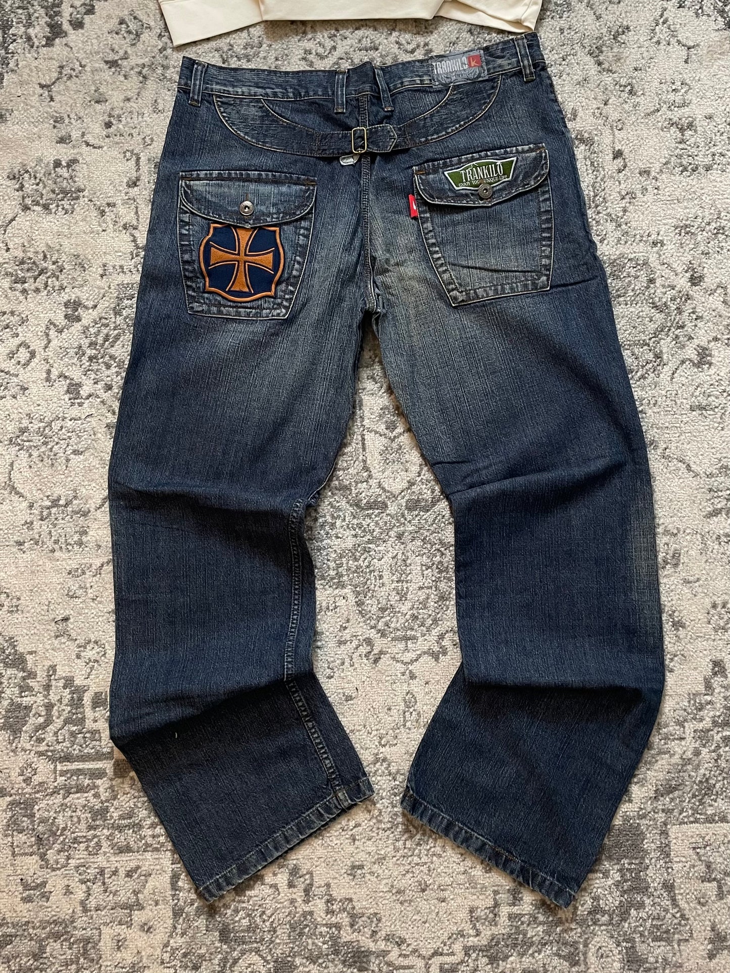 Pantalon en jean coupe skater baggy Trankilo brodé croix 100% coton