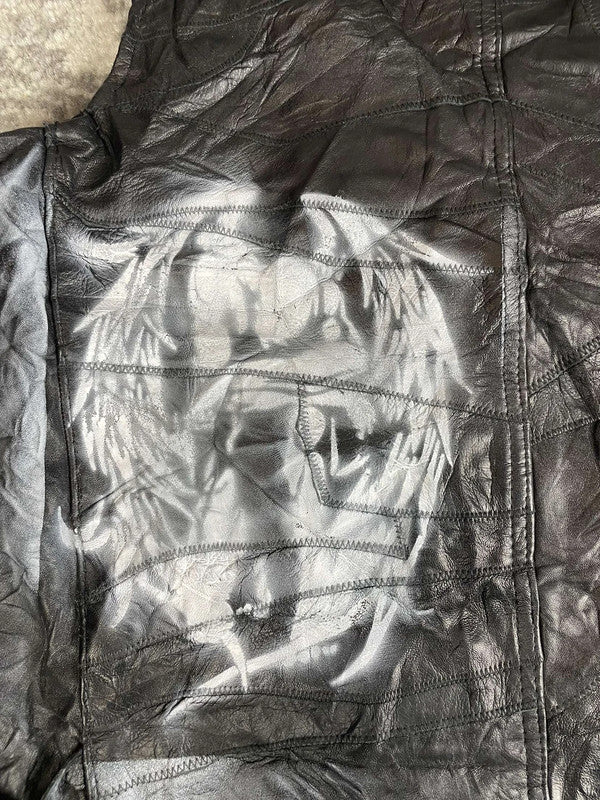 Veste en cuir sans manche style motard handmade streetwear y2k peinture moto XL n•375