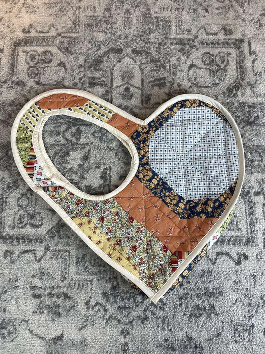 Sac fourre tout en toile matelassé en forme de cœur handmade upcyclé retravaillé premium n•360