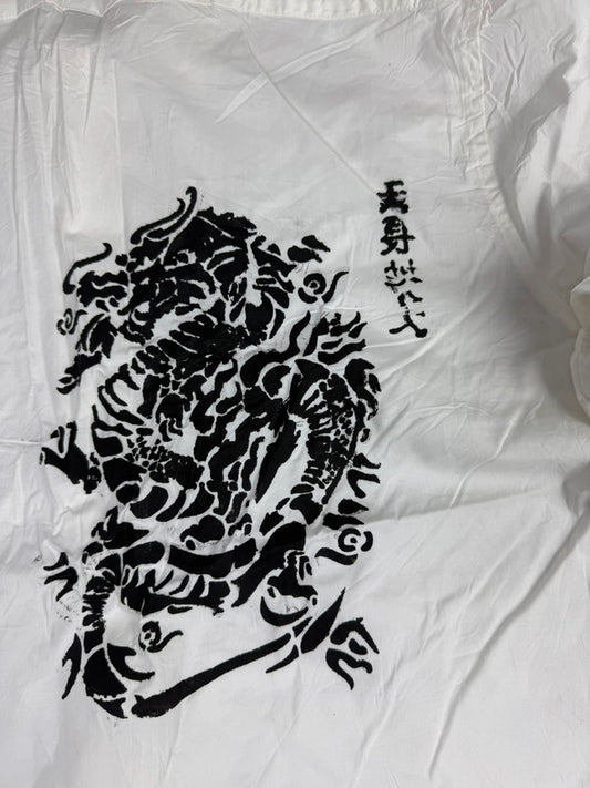 Chemise blanche design streetwear y2k hip-hop fait main taille L n•484