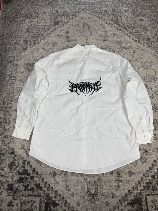 Chemise blanche design streetwear y2k hip-hop fait main taille XXL n•486