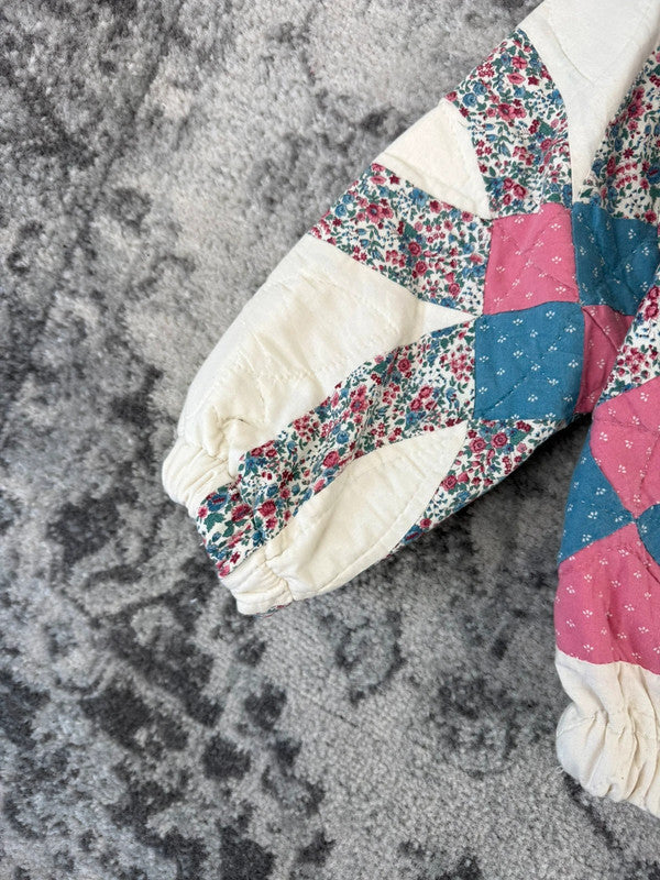 Veste en quilt crop style sportswear design unique vintage fait main upcyclé retravaillé n•624