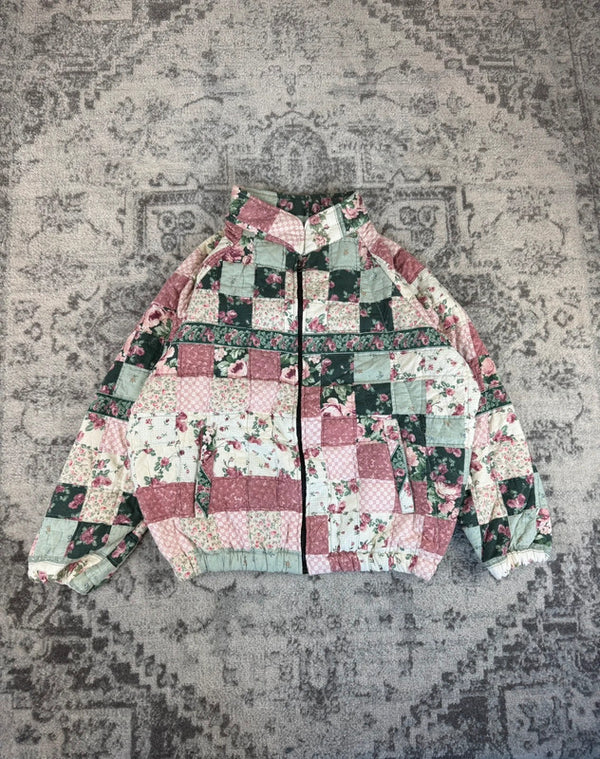 Veste en quilt crop style sportswear design unique vintage fait main upcyclé retravaillé n•625