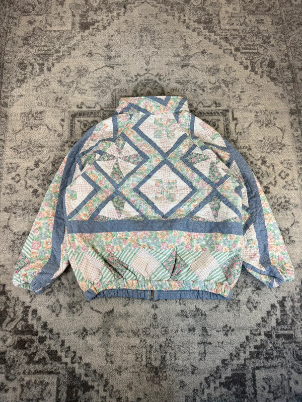 Veste en quilt crop style sportswear design unique vintage fait main upcyclé retravaillé n•626