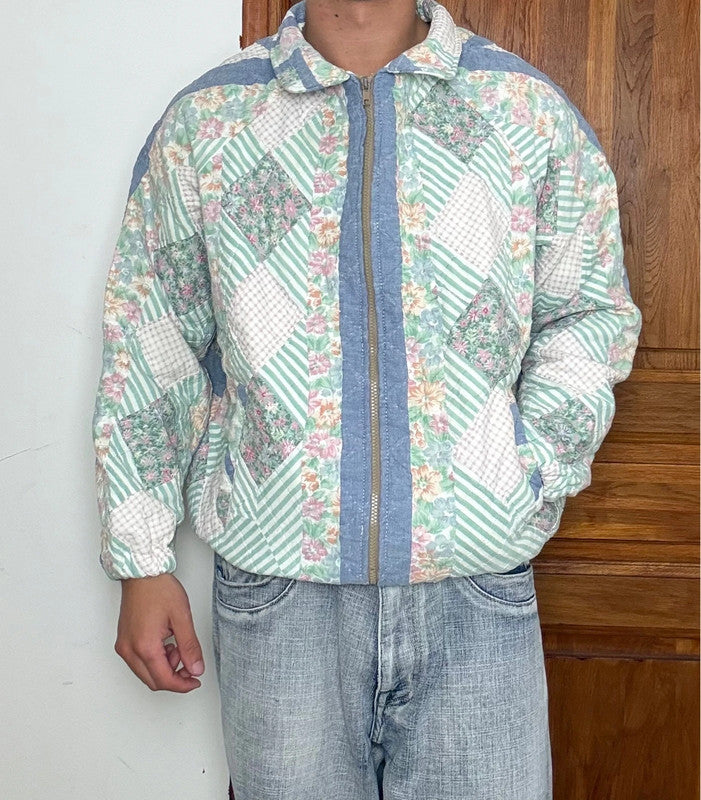 Veste en quilt crop style sportswear design unique vintage fait main upcyclé retravaillé n•626