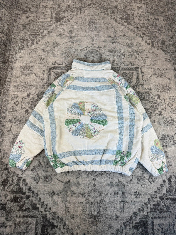 Veste en quilt crop style sportswear design unique vintage fait main upcyclé retravaillé n•631