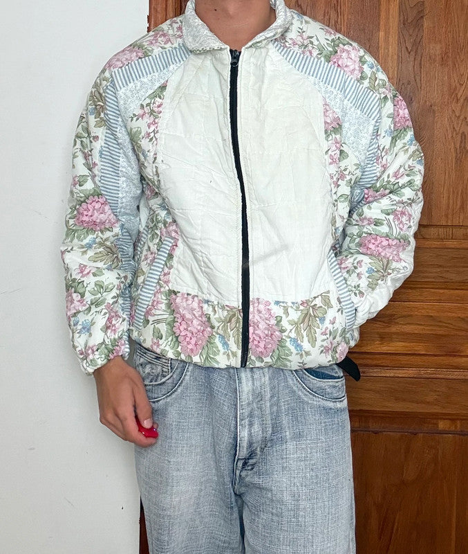 Veste en quilt crop style sportswear design unique vintage fait main upcyclé retravaillé n•633