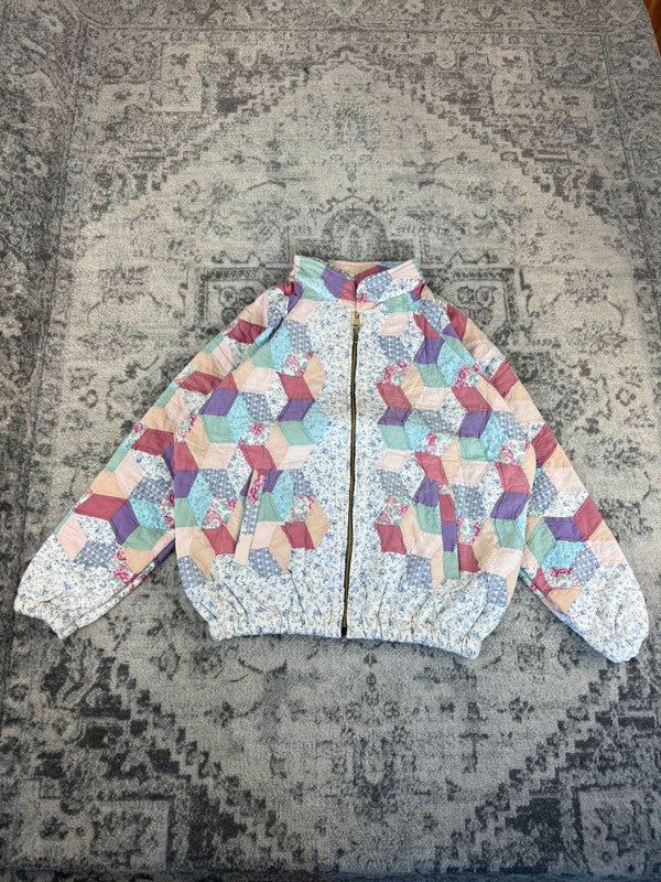 Veste en quilt crop style sportswear design unique vintage fait main upcyclé retravaillé n•634