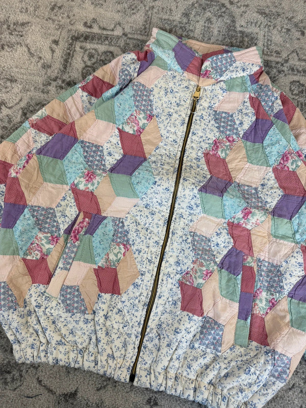 Veste en quilt crop style sportswear design unique vintage fait main upcyclé retravaillé n•634