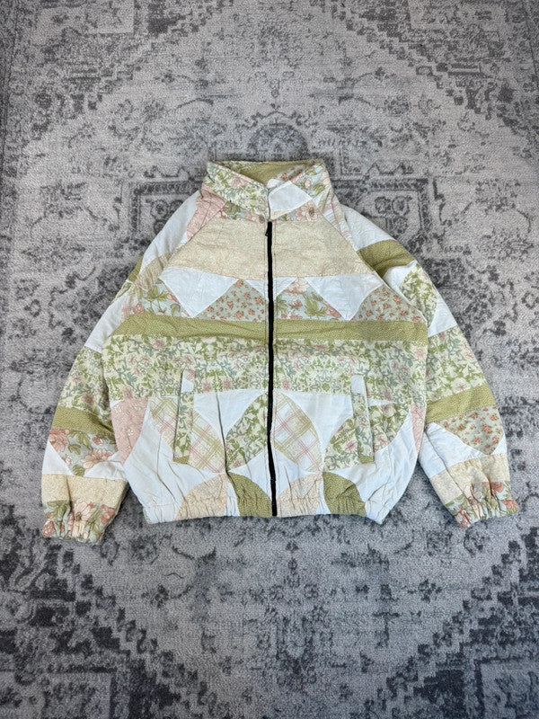 Veste en quilt crop style sportswear design unique vintage fait main upcyclé retravaillé n•635