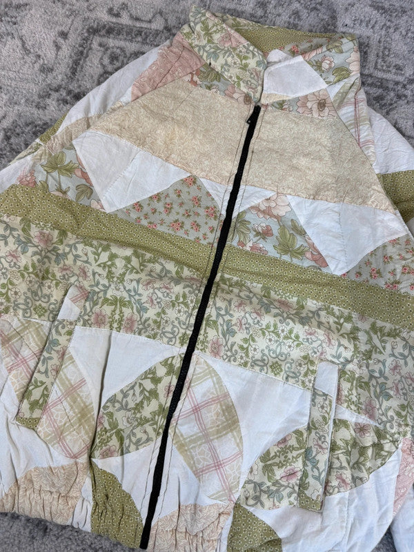 Veste en quilt crop style sportswear design unique vintage fait main upcyclé retravaillé n•635