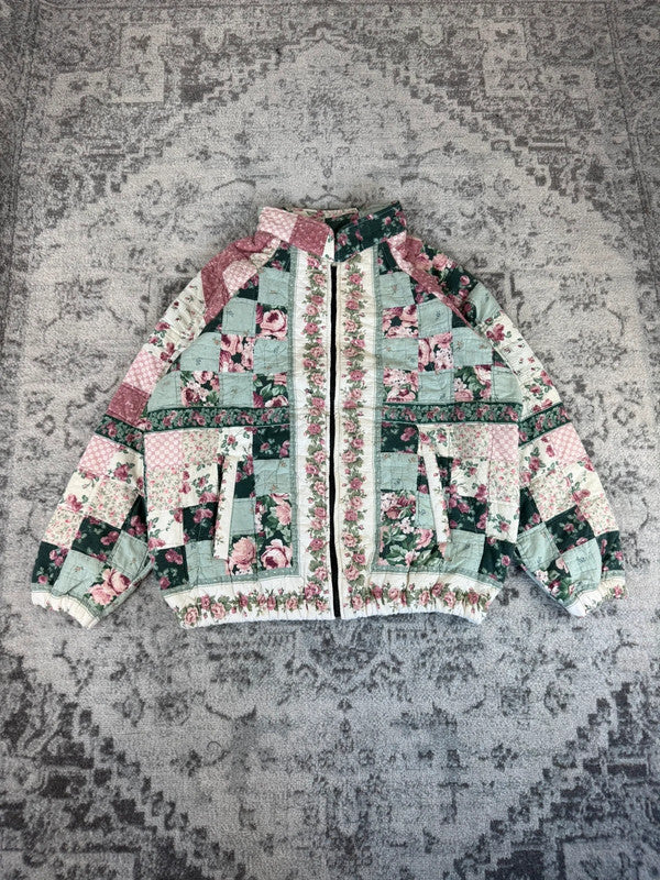 Veste en quilt crop style sportswear design unique vintage fait main upcyclé retravaillé n•637