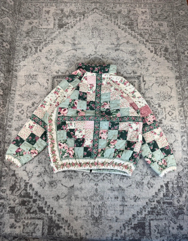 Veste en quilt crop style sportswear design unique vintage fait main upcyclé retravaillé n•637