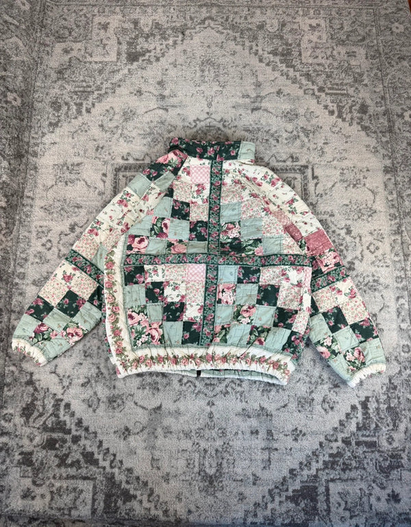 Veste en quilt crop style sportswear design unique vintage fait main upcyclé retravaillé n•637