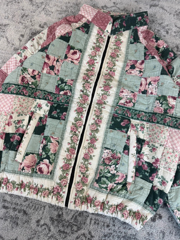 Veste en quilt crop style sportswear design unique vintage fait main upcyclé retravaillé n•637