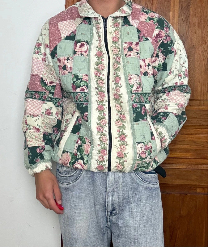 Veste en quilt crop style sportswear design unique vintage fait main upcyclé retravaillé n•637