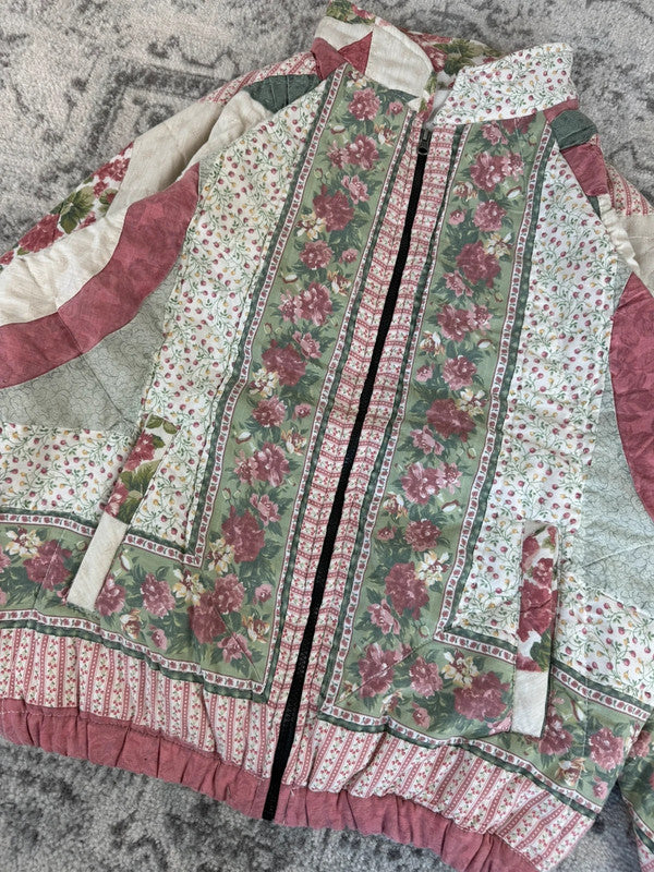 Veste en quilt crop style sportswear design unique vintage fait main upcyclé retravaillé n•638