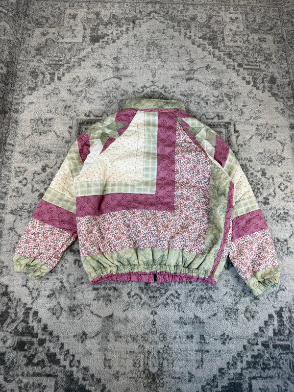 Veste en quilt crop style sportswear design unique vintage fait main upcyclé retravaillé n•639