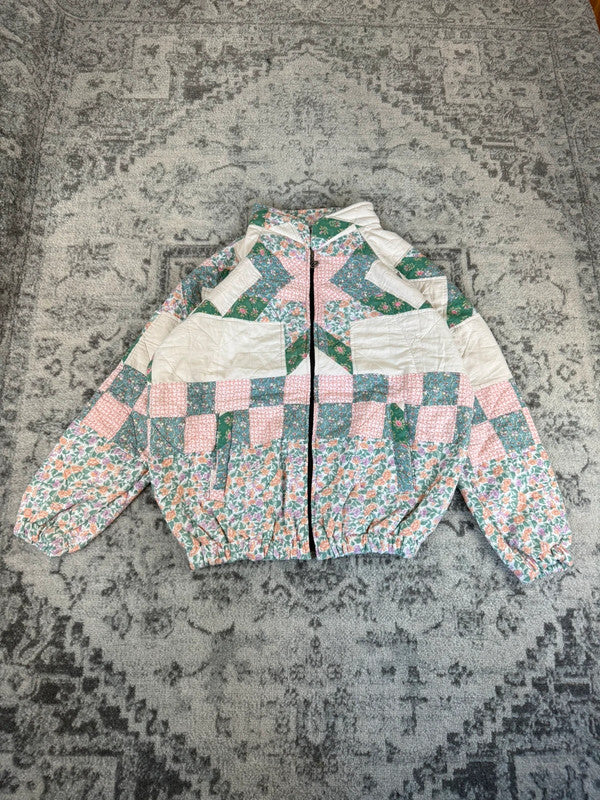 Veste en quilt crop style sportswear design unique vintage fait main upcyclé retravaillé n•642