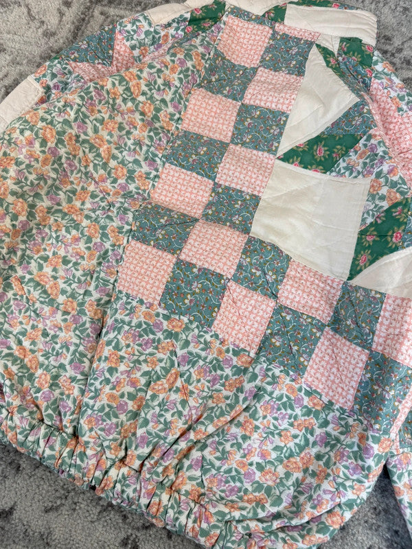 Veste en quilt crop style sportswear design unique vintage fait main upcyclé retravaillé n•642