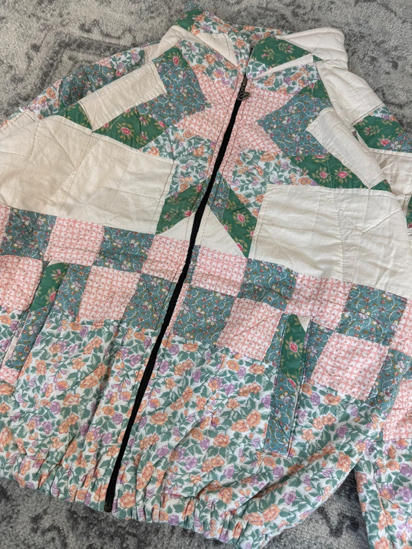 Veste en quilt crop style sportswear design unique vintage fait main upcyclé retravaillé n•642