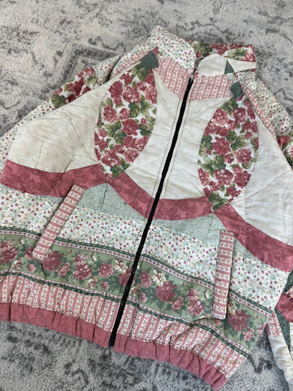 Veste en quilt crop style sportswear design unique vintage fait main upcyclé retravaillé n•643