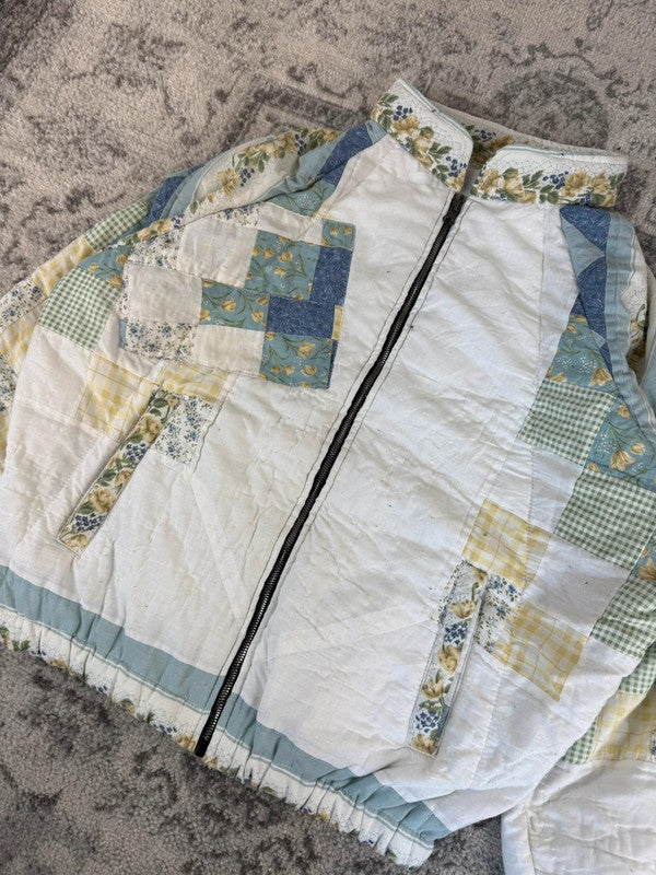 Veste en quilt crop style sportswear design unique vintage fait main upcyclé retravaillé n•644