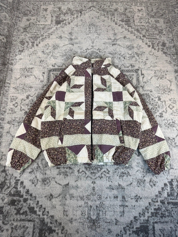Veste en quilt crop style sportswear design unique vintage fait main upcyclé retravaillé n•645
