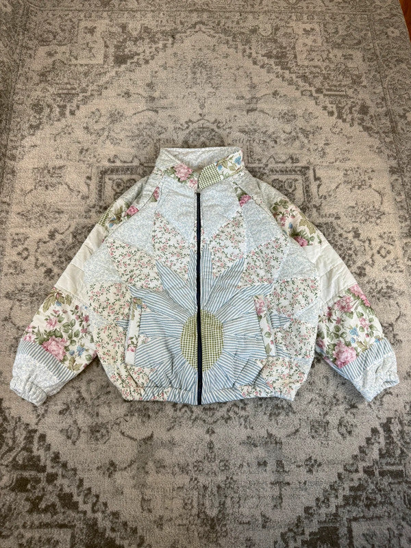 Veste en quilt crop style sportswear design unique vintage fait main upcyclé retravaillé n•646