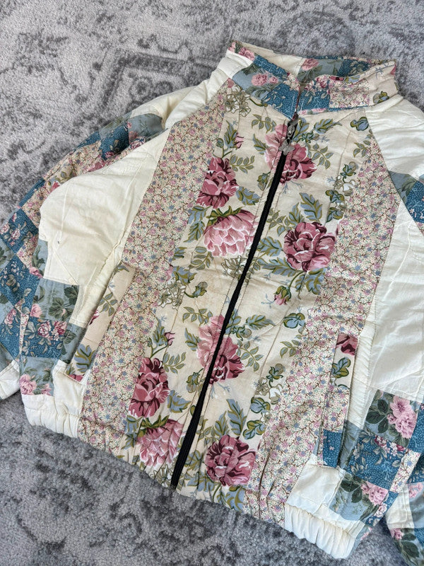Veste en quilt crop style sportswear design unique vintage fait main upcyclé retravaillé n•647