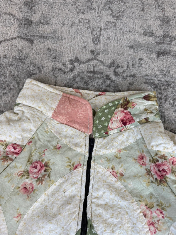 Veste en quilt crop style sportswear design unique vintage fait main upcyclé retravaillé n•648