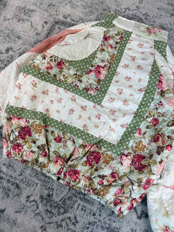 Veste en quilt crop style sportswear design unique vintage fait main upcyclé retravaillé n•648