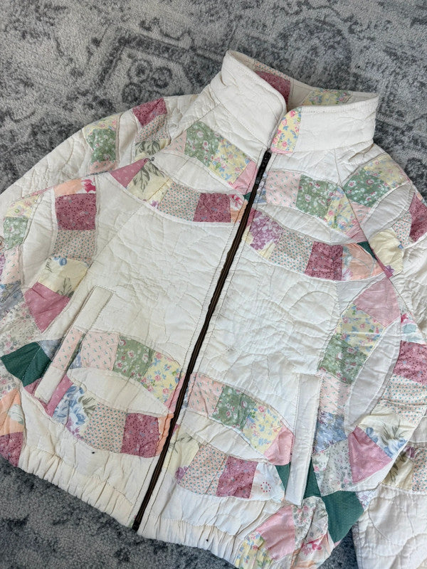 Veste en quilt crop style sportswear design unique vintage fait main upcyclé retravaillé n•649