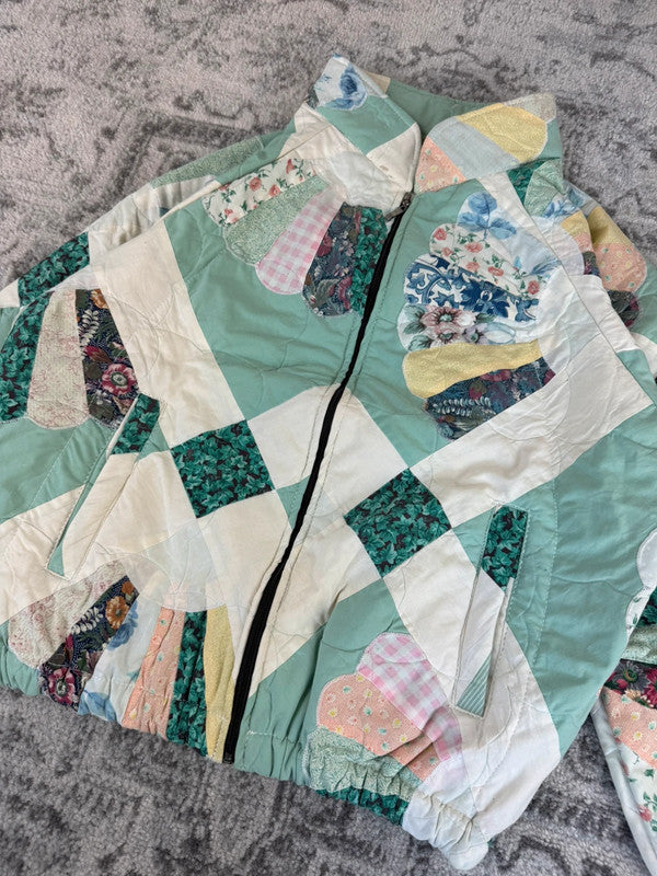 Veste en quilt crop style sportswear design unique vintage fait main upcyclé retravaillé n•650