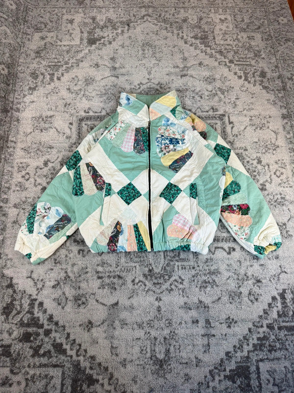 Veste en quilt crop style sportswear design unique vintage fait main upcyclé retravaillé n•650