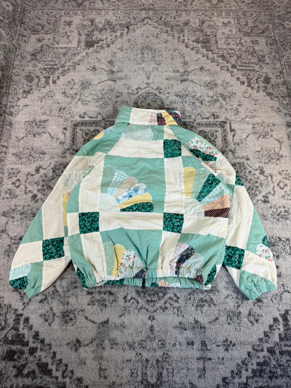 Veste en quilt crop style sportswear design unique vintage fait main upcyclé retravaillé n•650