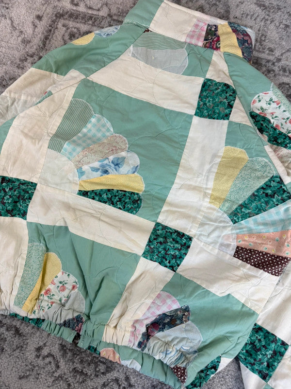 Veste en quilt crop style sportswear design unique vintage fait main upcyclé retravaillé n•650