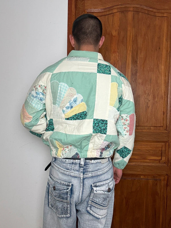 Veste en quilt crop style sportswear design unique vintage fait main upcyclé retravaillé n•650