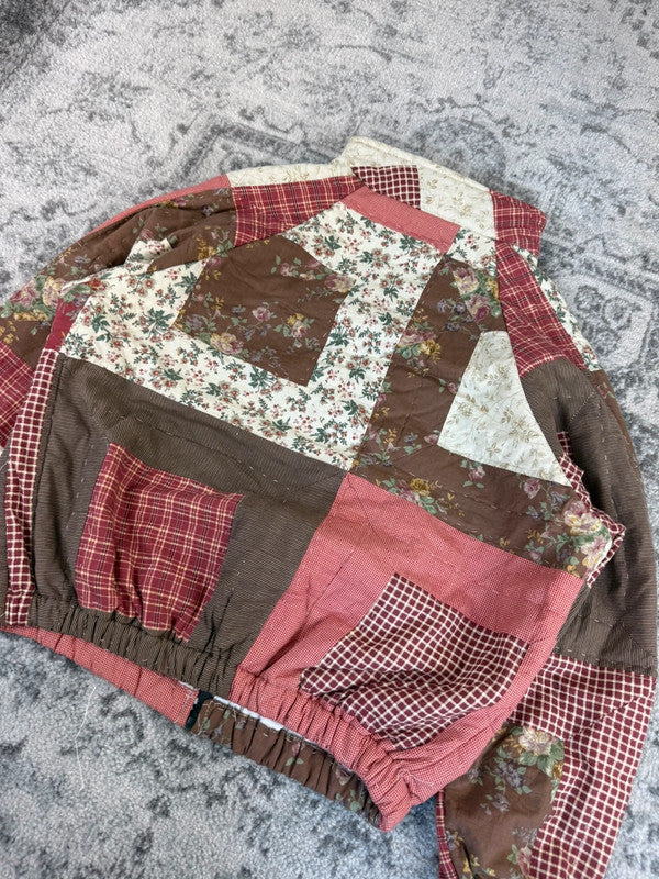 Veste en quilt crop style sportswear design unique vintage fait main upcyclé retravaillé n•653