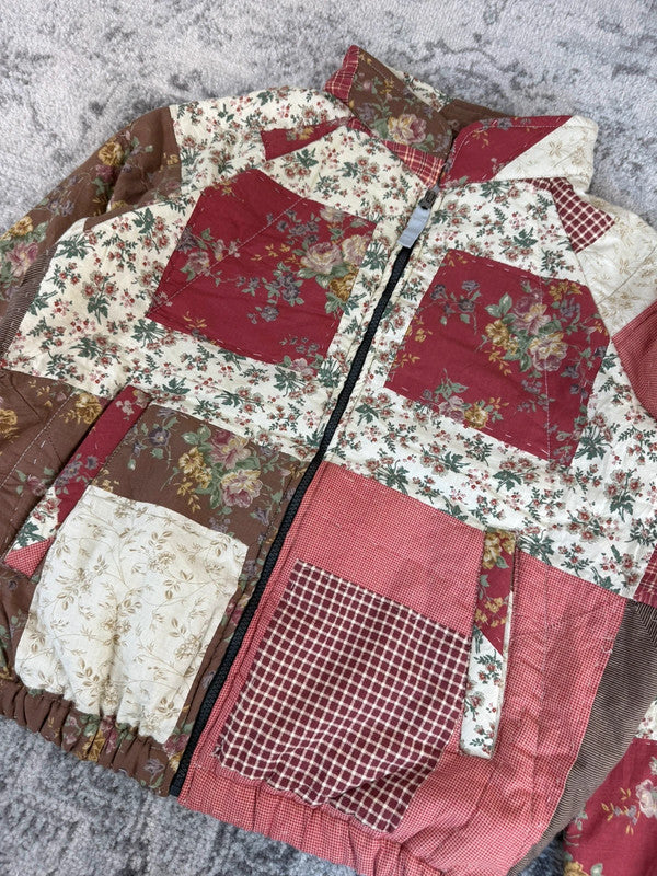 Veste en quilt crop style sportswear design unique vintage fait main upcyclé retravaillé n•653
