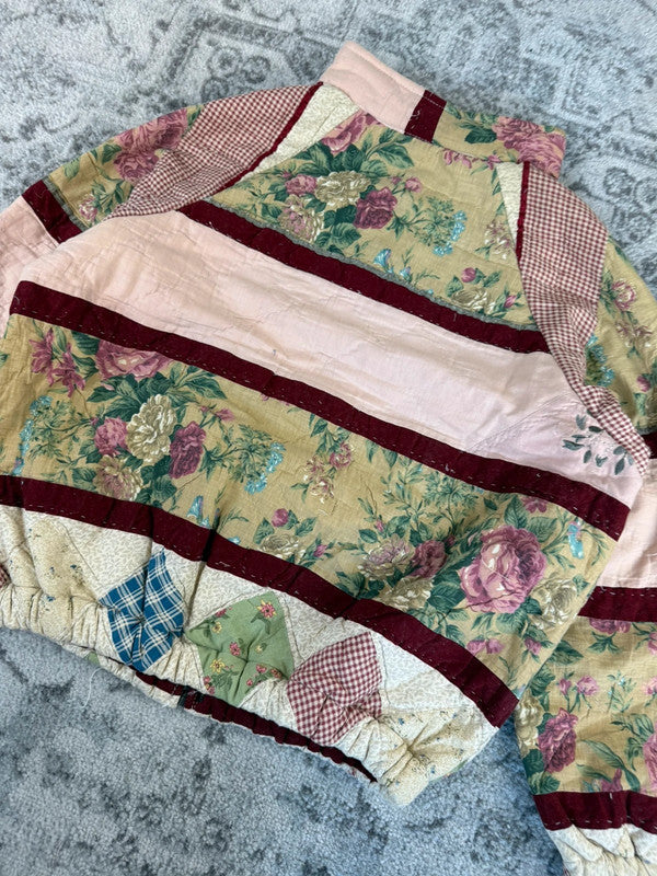 Veste en quilt crop style sportswear design unique vintage fait main upcyclé retravaillé n•654