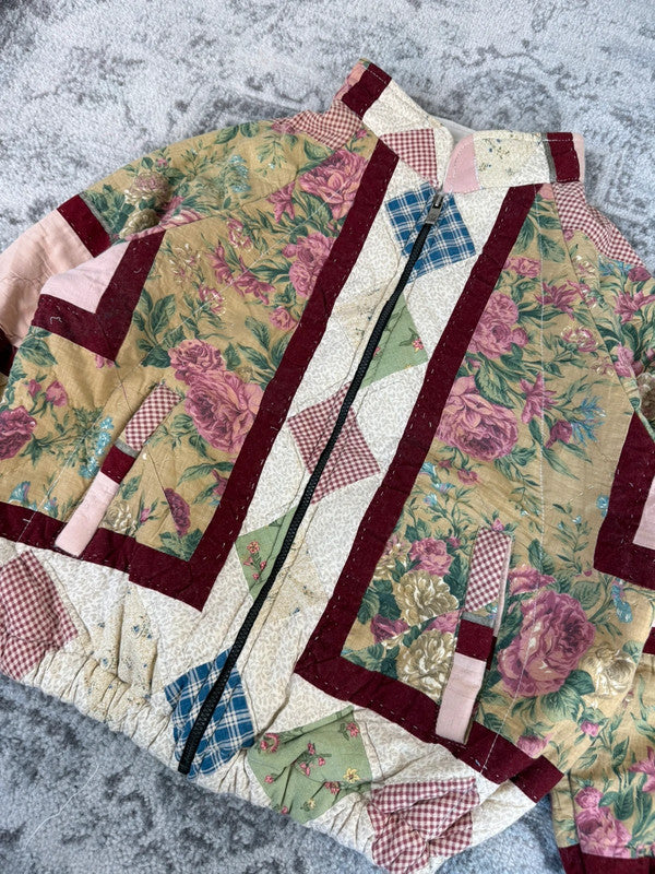 Veste en quilt crop style sportswear design unique vintage fait main upcyclé retravaillé n•654